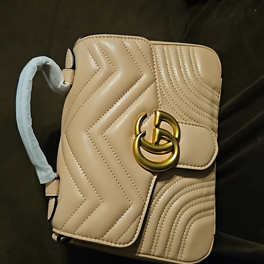 Gucci Handbag - Picture 2 of 8